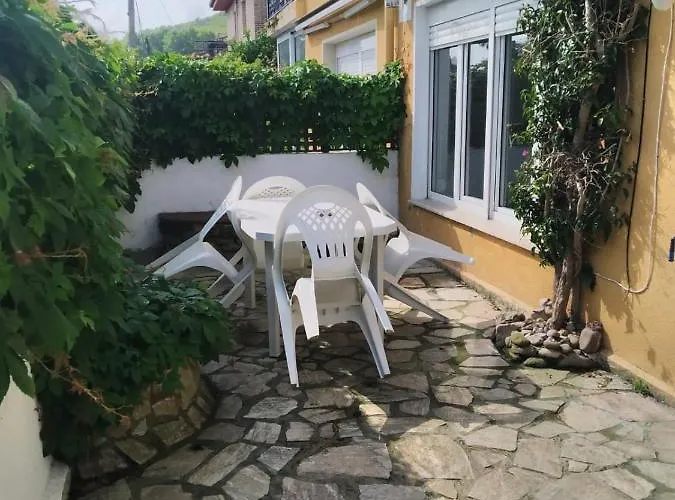 Bajo Con Jardin En A 2 Min De La Playa