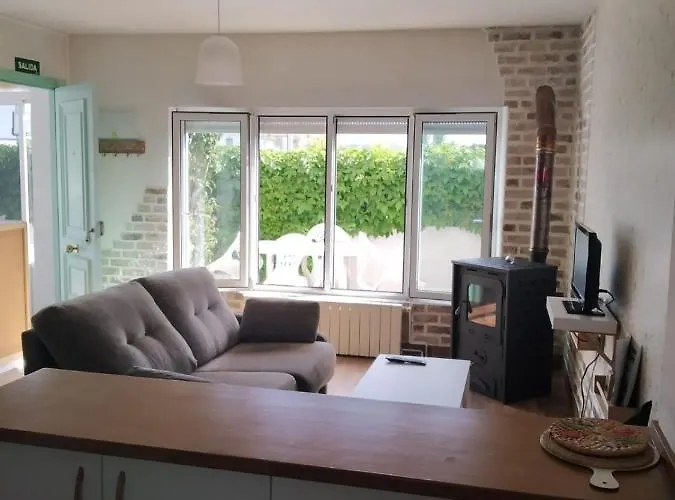 Bajo Con Jardin En A 2 Min De La Playa سوانثيس