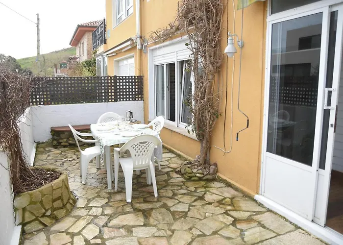 Bajo Con Jardin En A 2 Min De La Playa * Suances