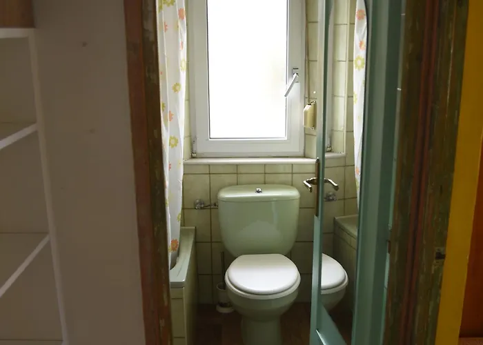 Bajo Con Jardin En A 2 Min De La Playa *