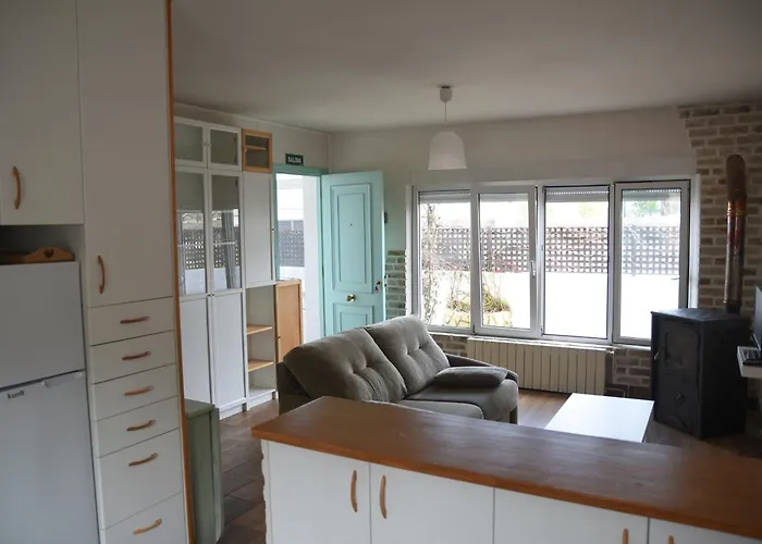 Bajo Con Jardin En A 2 Min De La Playa سوانثيس